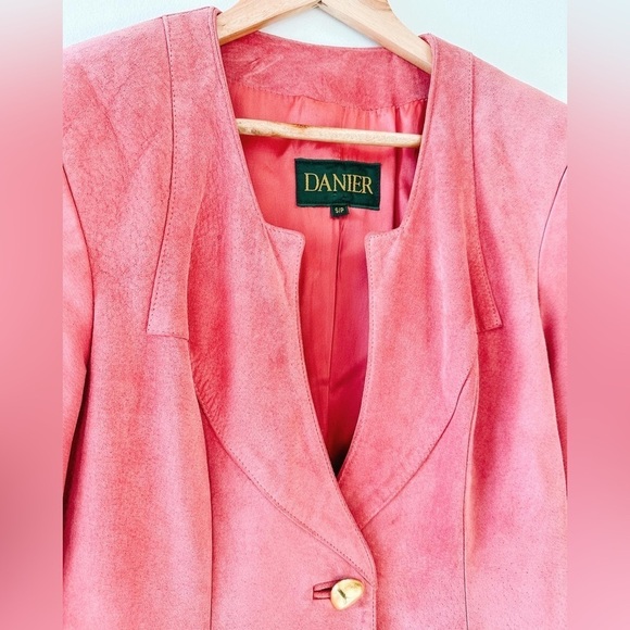 Danier Leather - Suede Jacket & Pencil Skirt Set - Bright Pink - Size 6 - Picture 5 of 15